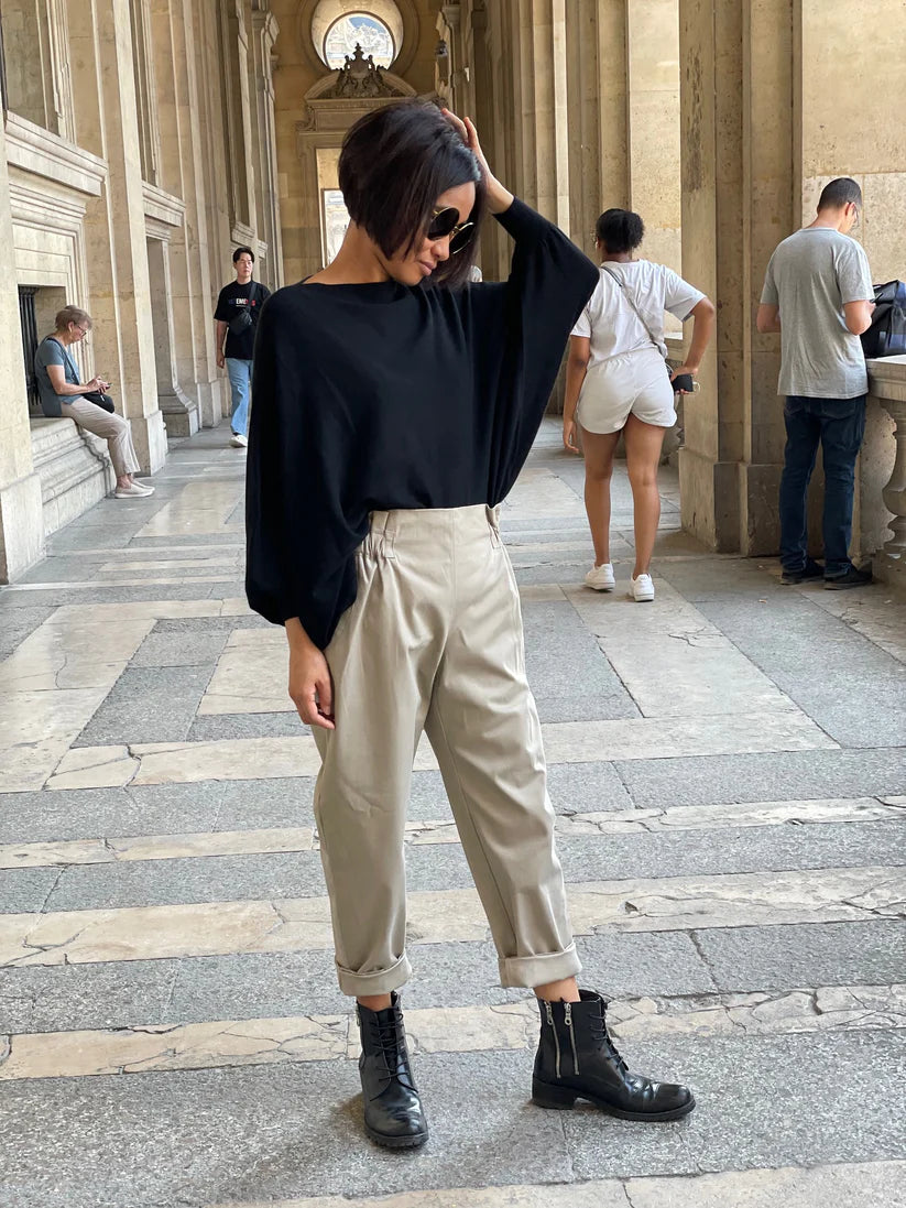 Pantalon cigarette en coton (beige ou bleu marine)