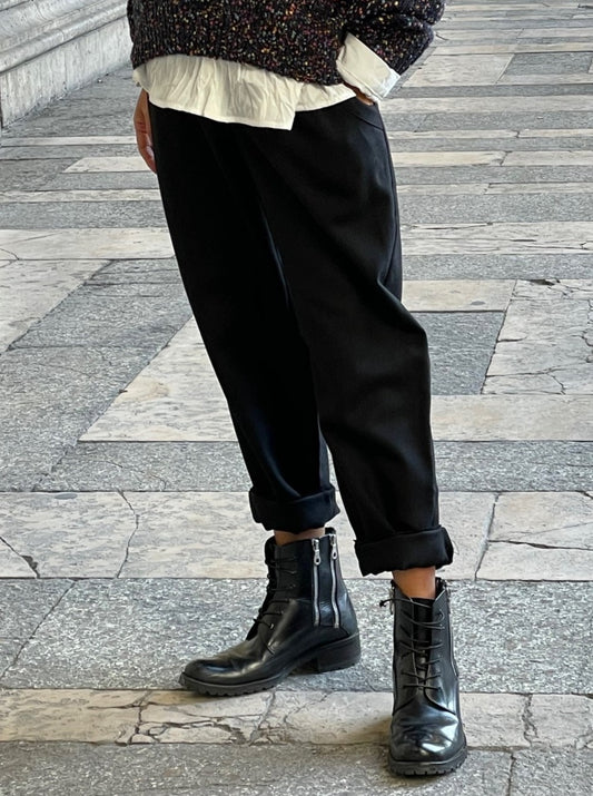 Pantalon cigarette noir en laine