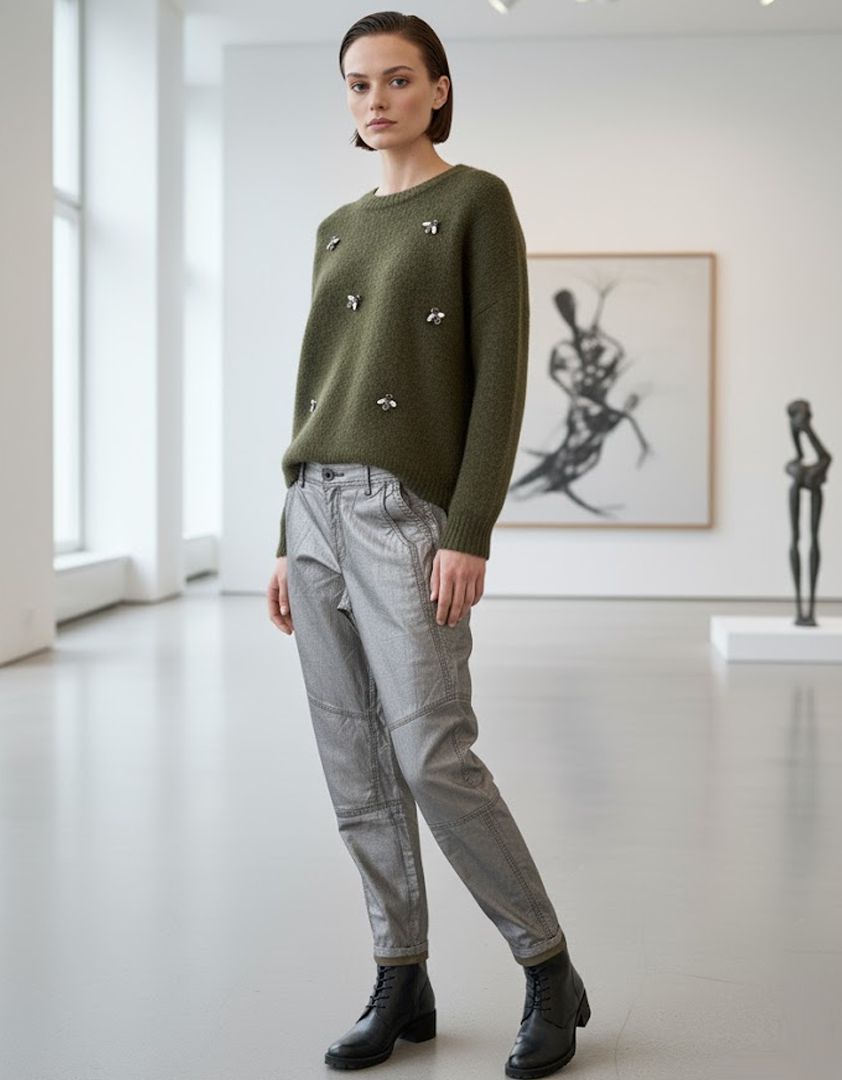 Jumper brodé avec broches – Vert olive