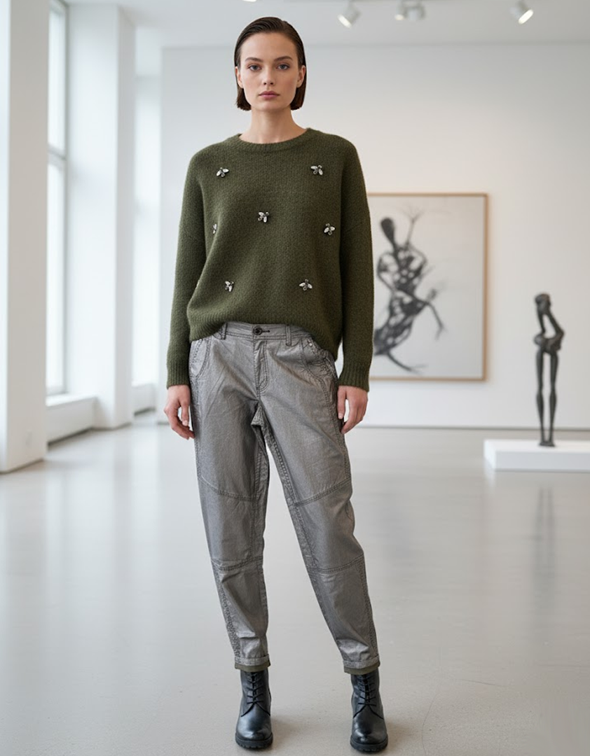 Jumper brodé avec broches – Vert olive