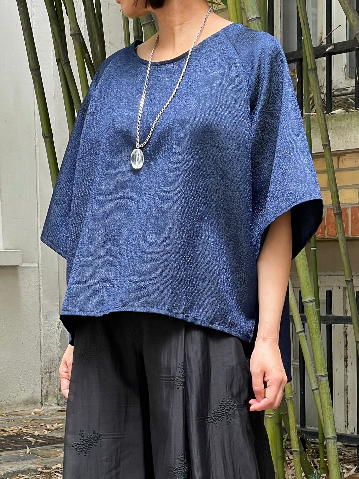 Loose navy top