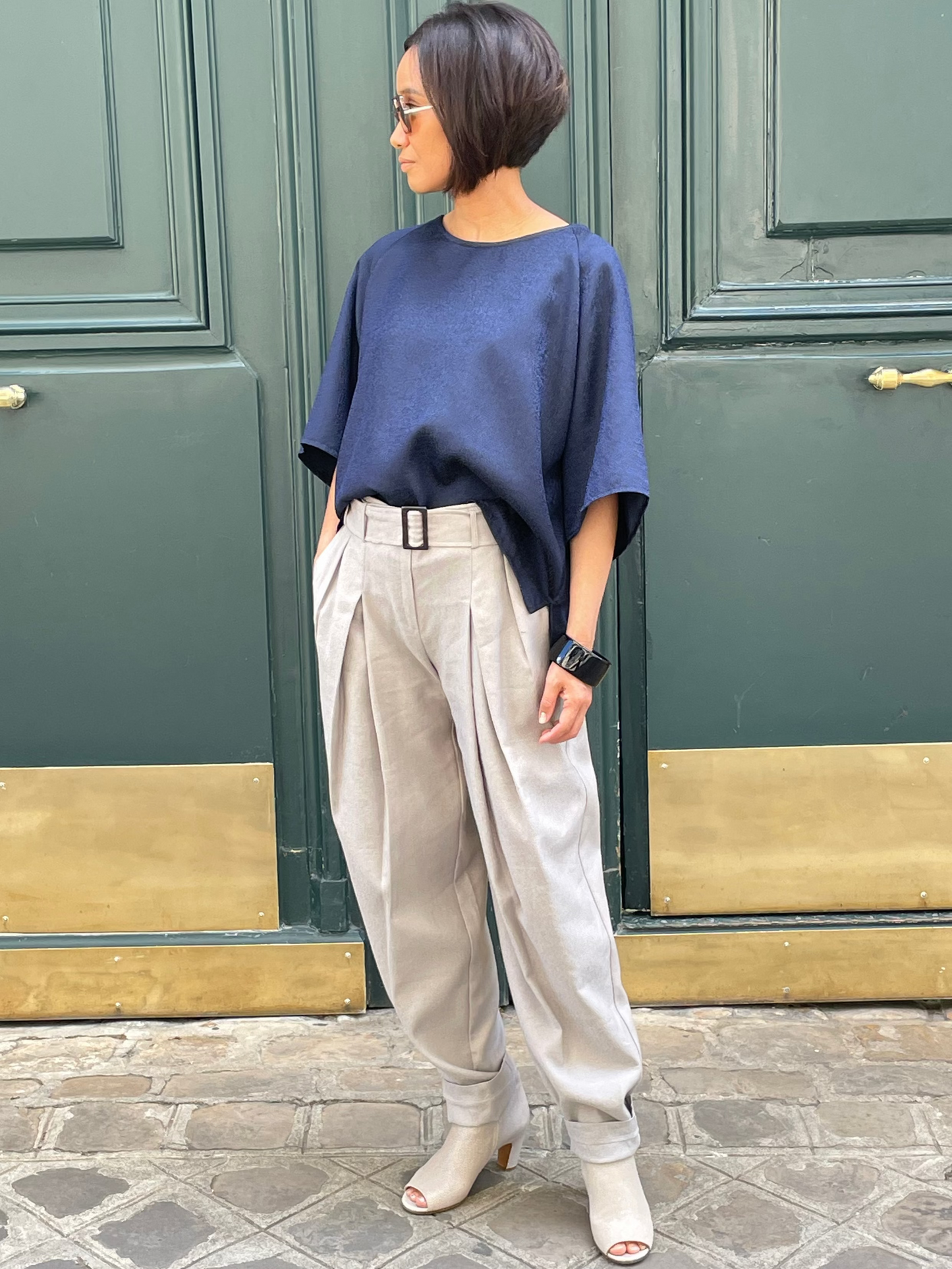 Haut bleu saphir ample