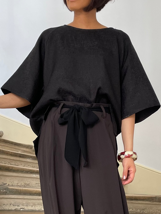Haut noir ample à manches larges