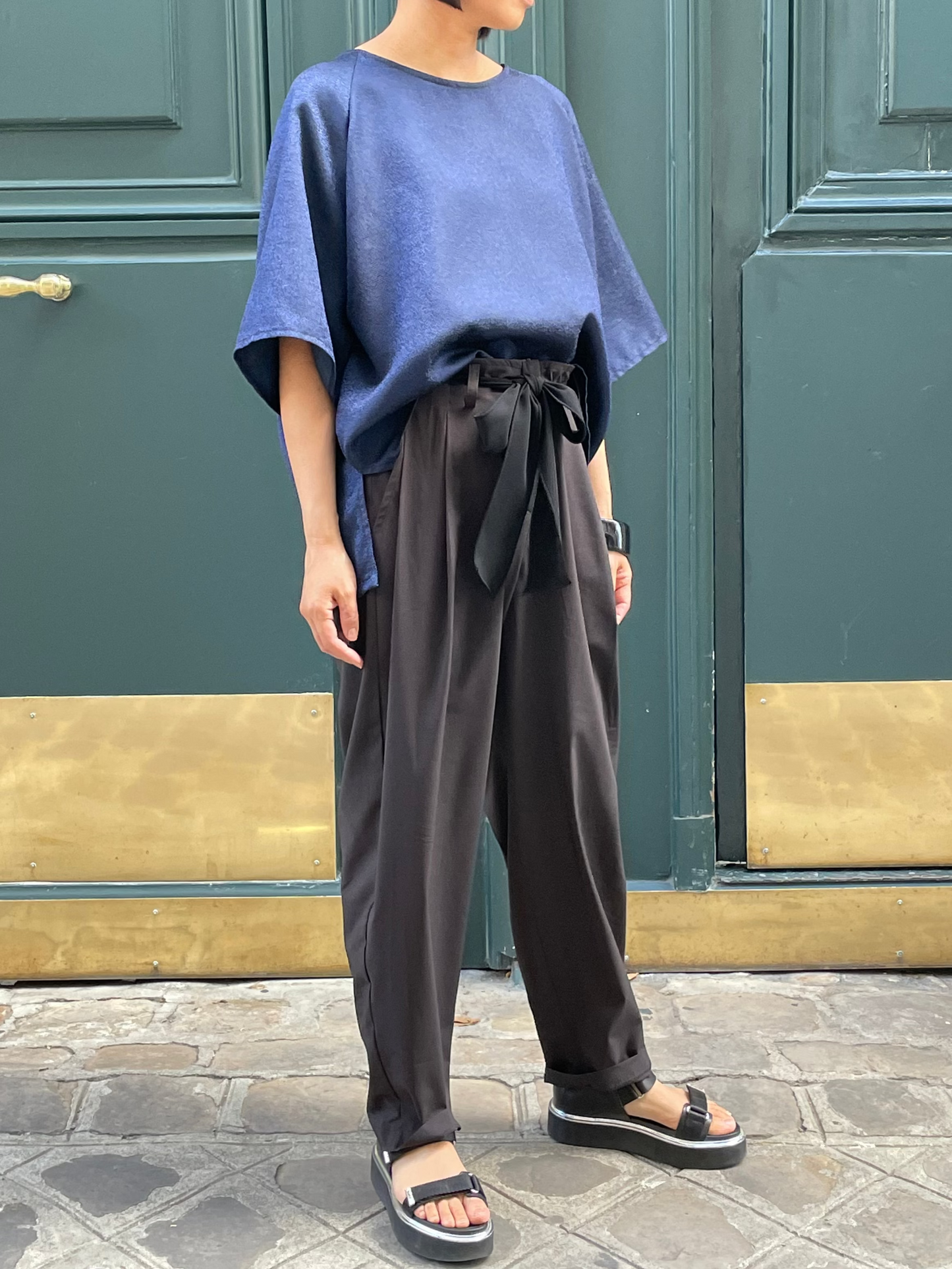 Haut bleu saphir ample