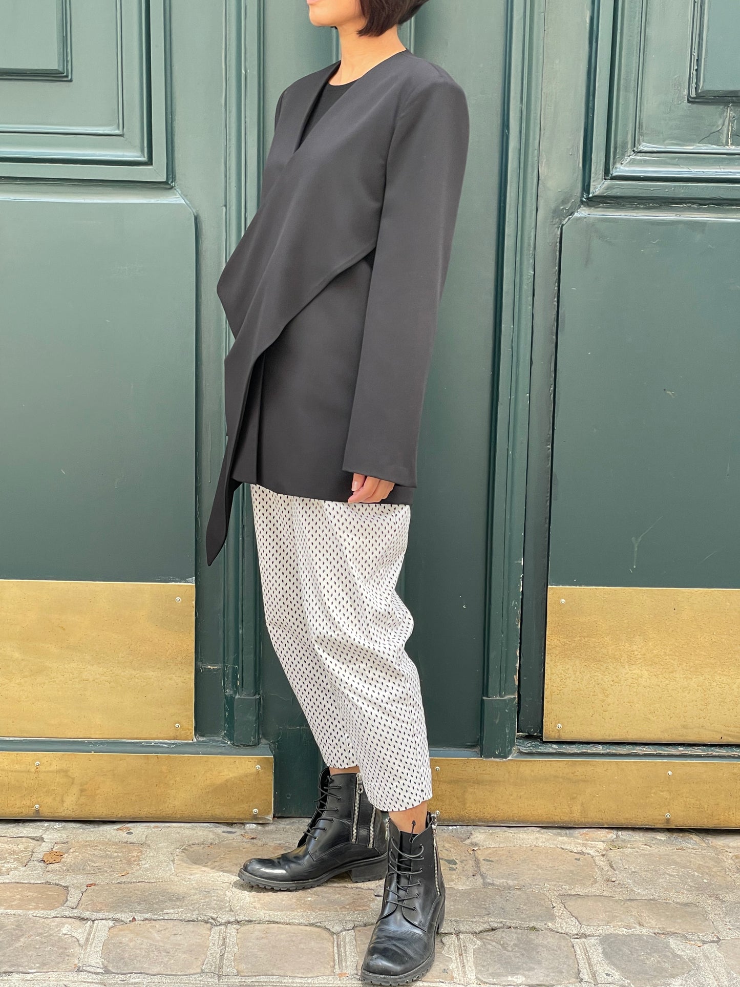 Blazer noir avec fermeture asymétrique
