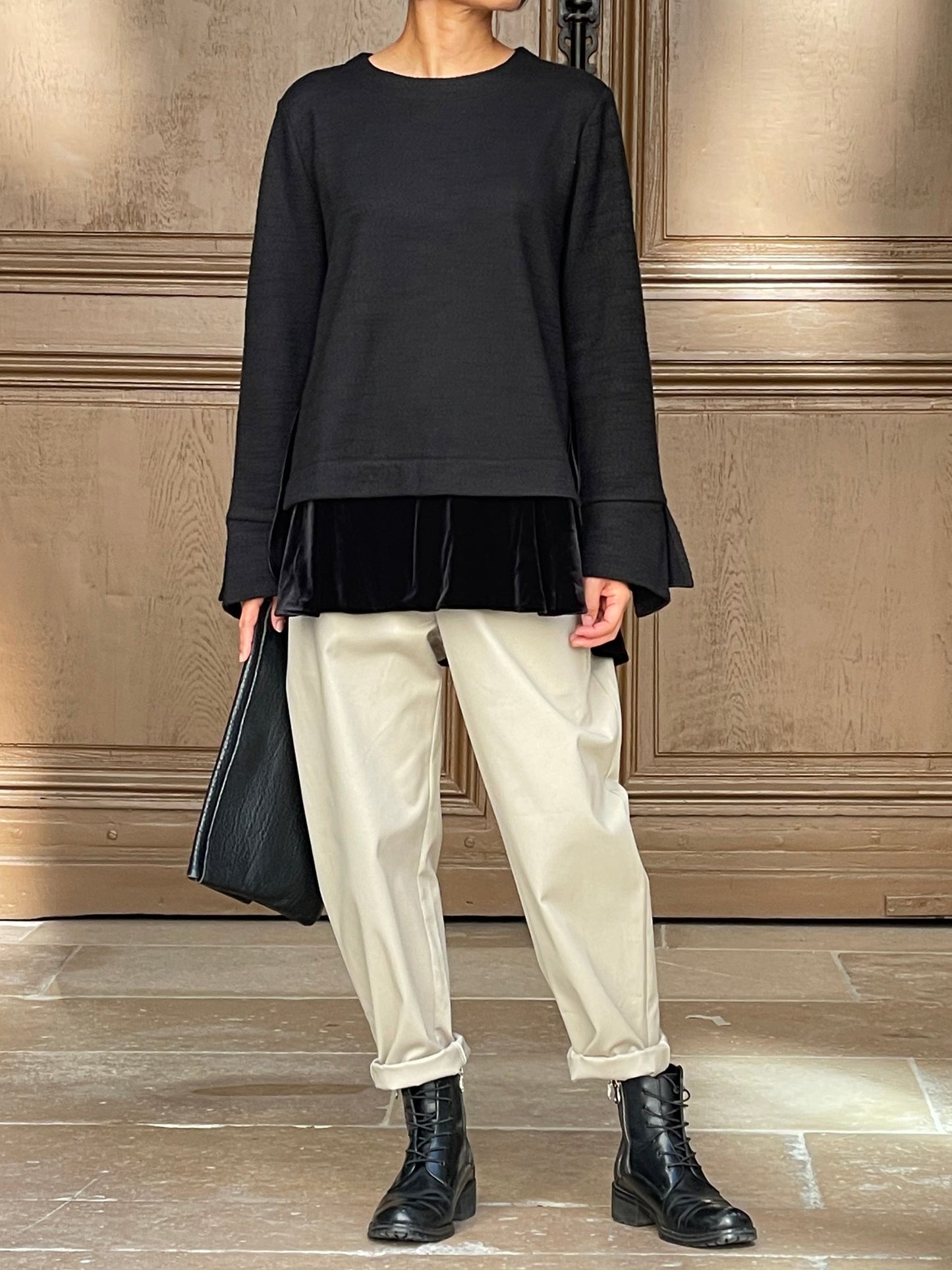 Blouse noire ample – manches évasées avec effet superposé
