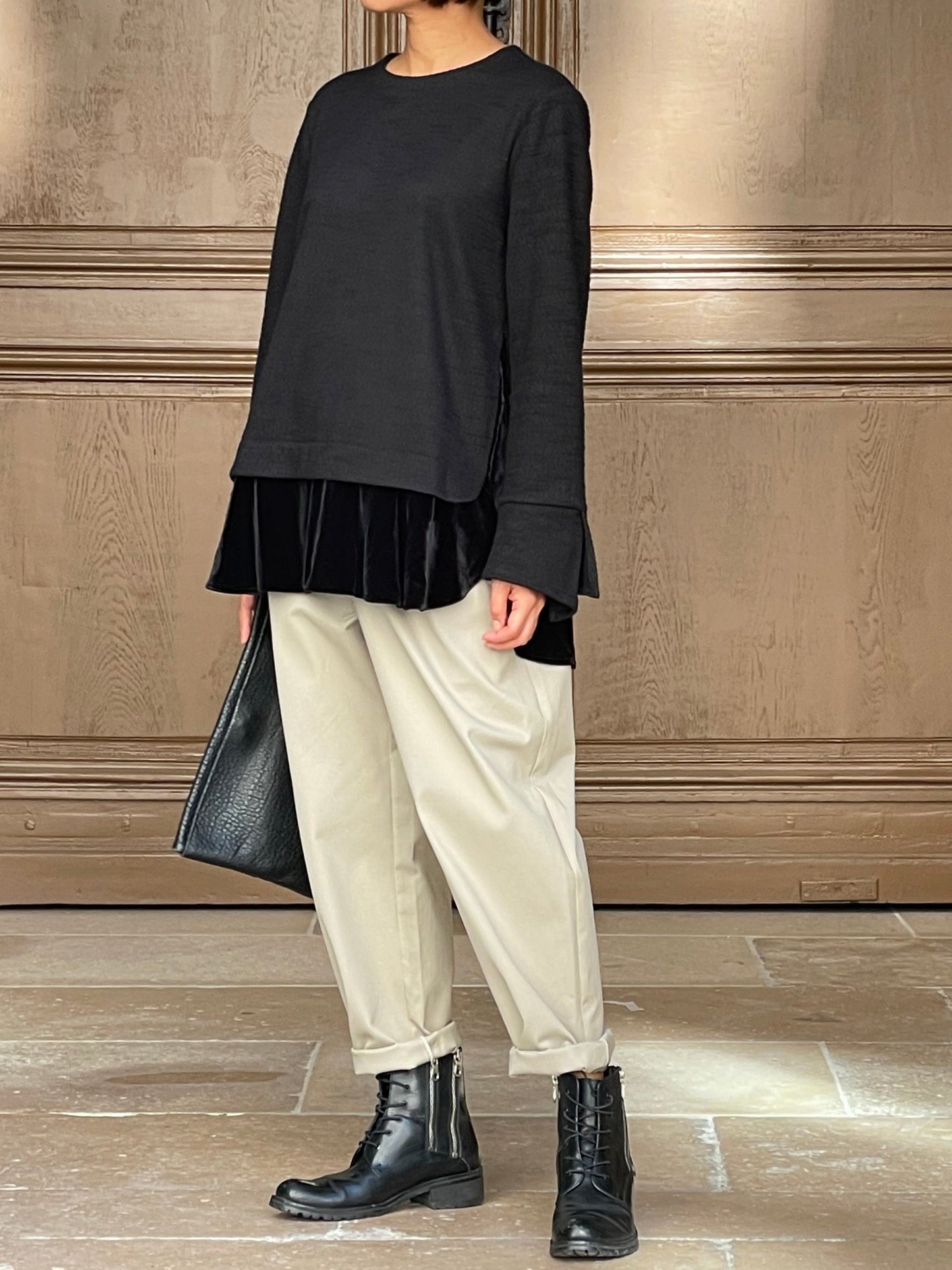 Blouse noire ample – manches évasées avec effet superposé