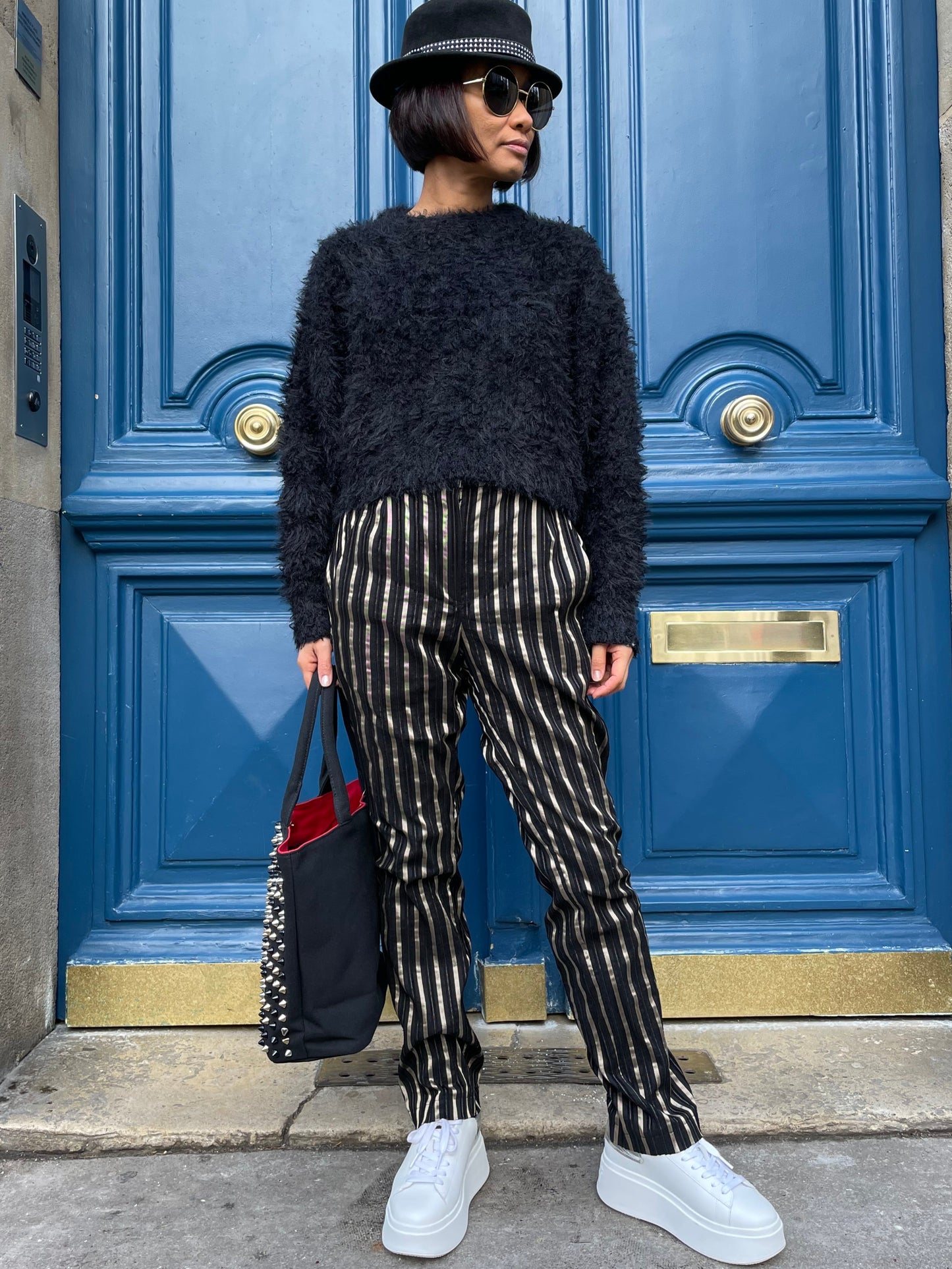 Pull court en maille douce effet peluche