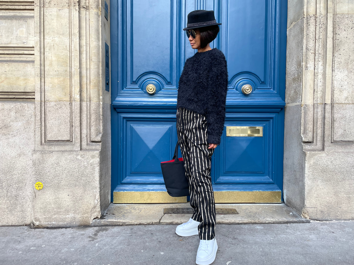 Pull court en maille douce effet peluche