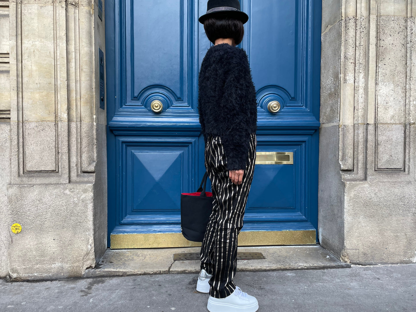 Pull court en maille douce effet peluche