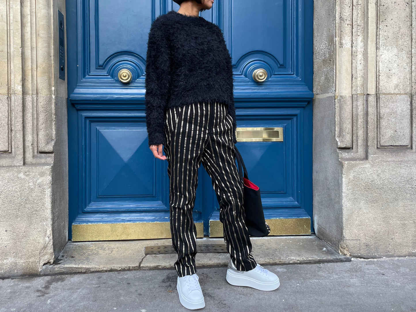 Pull court en maille douce effet peluche