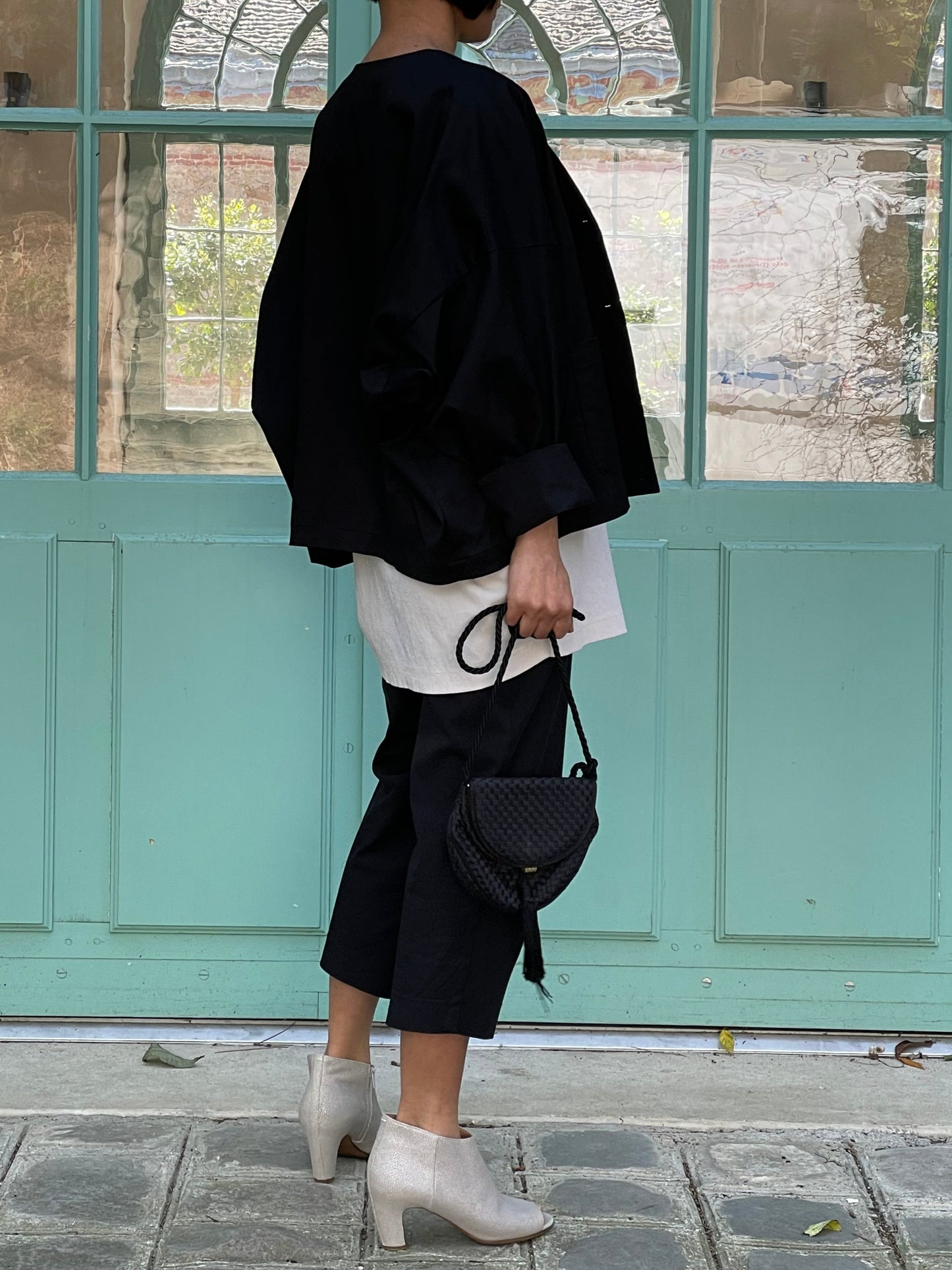 Veste noire épurée