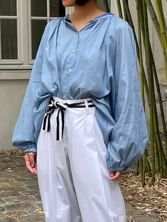 Chemise bleu très légère