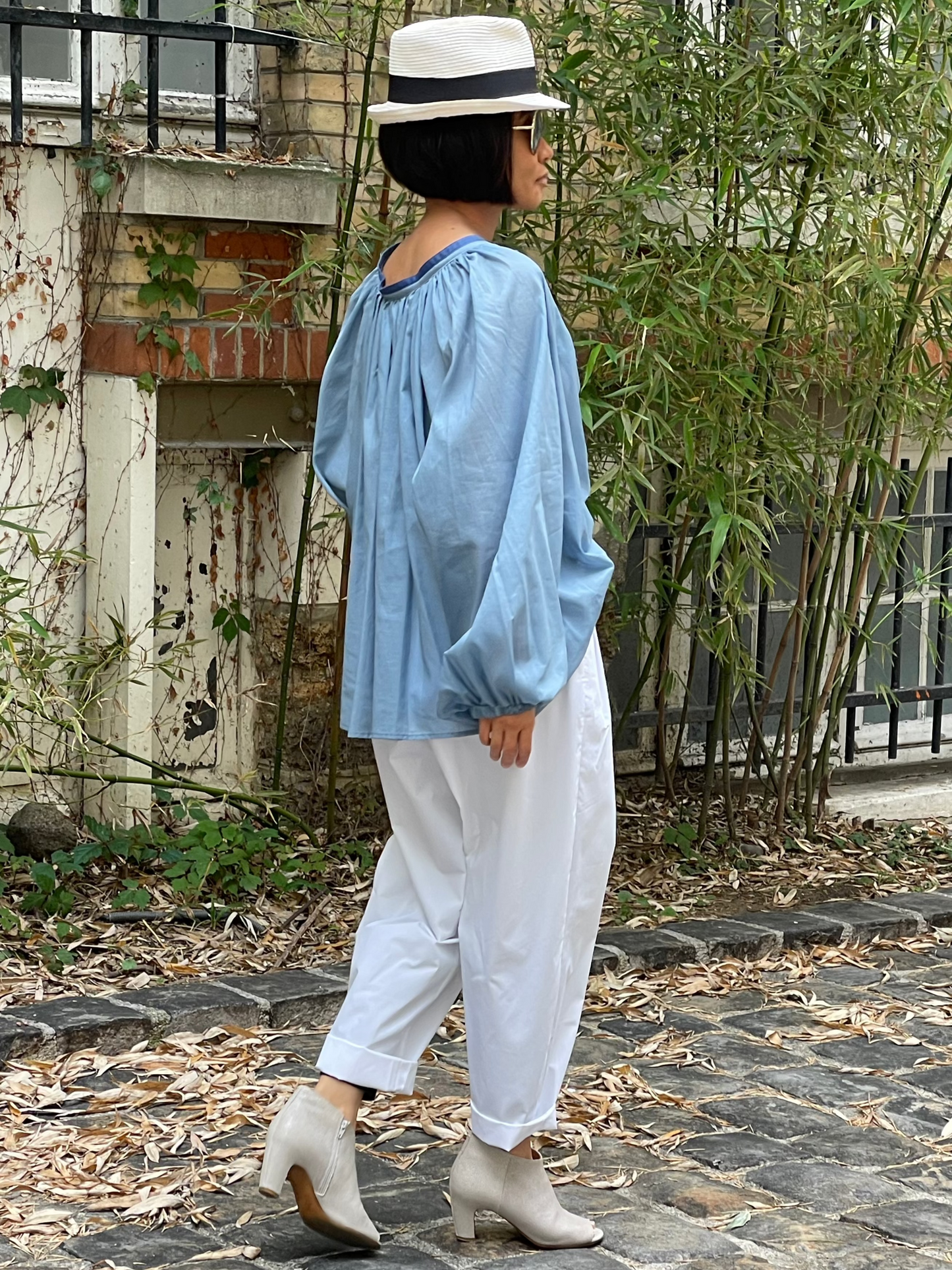 Chemise bleu très légère