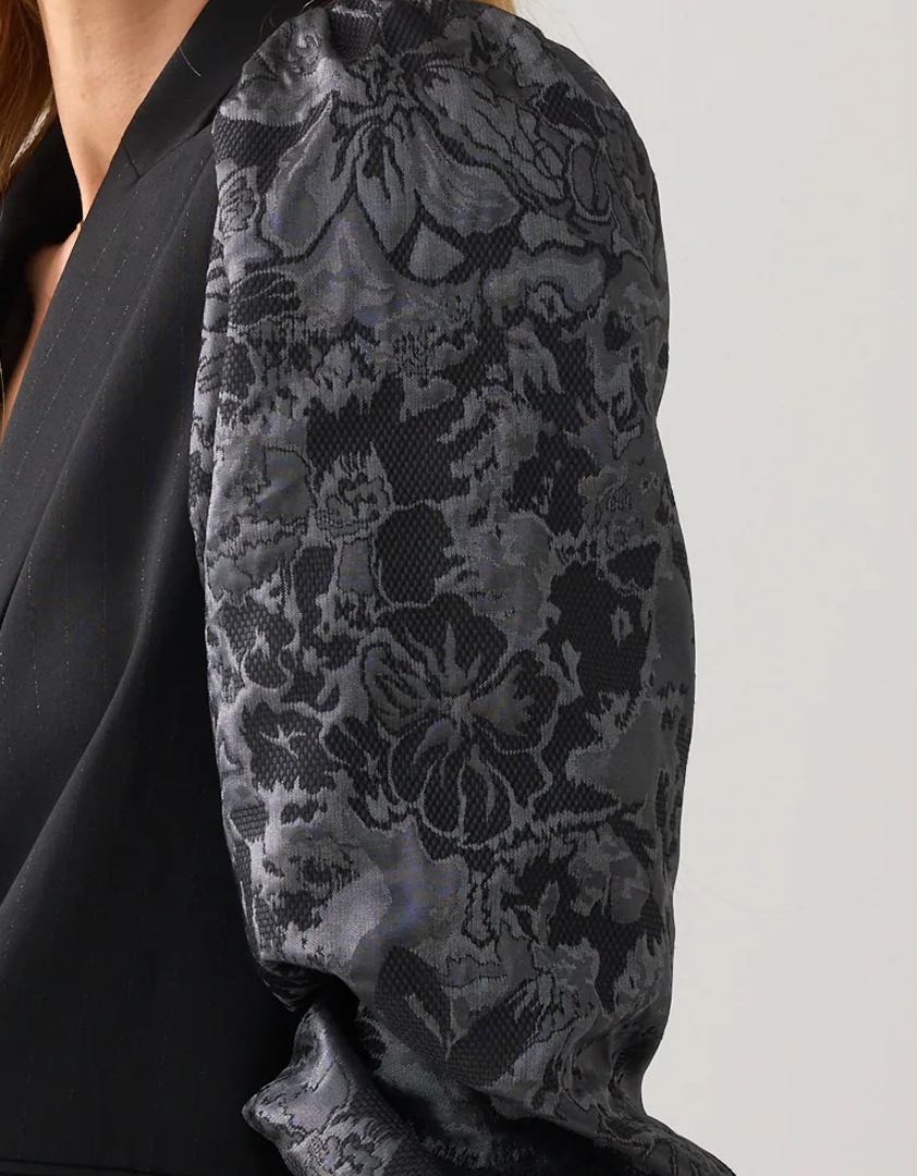 Blazer à rayures lurex et manches jacquard