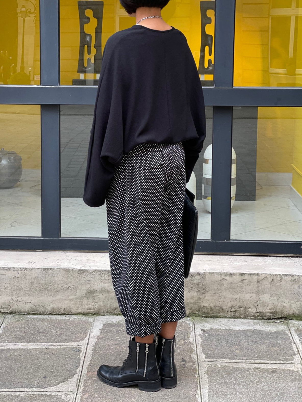 Pantalon cigarette à pince imprimé pois
