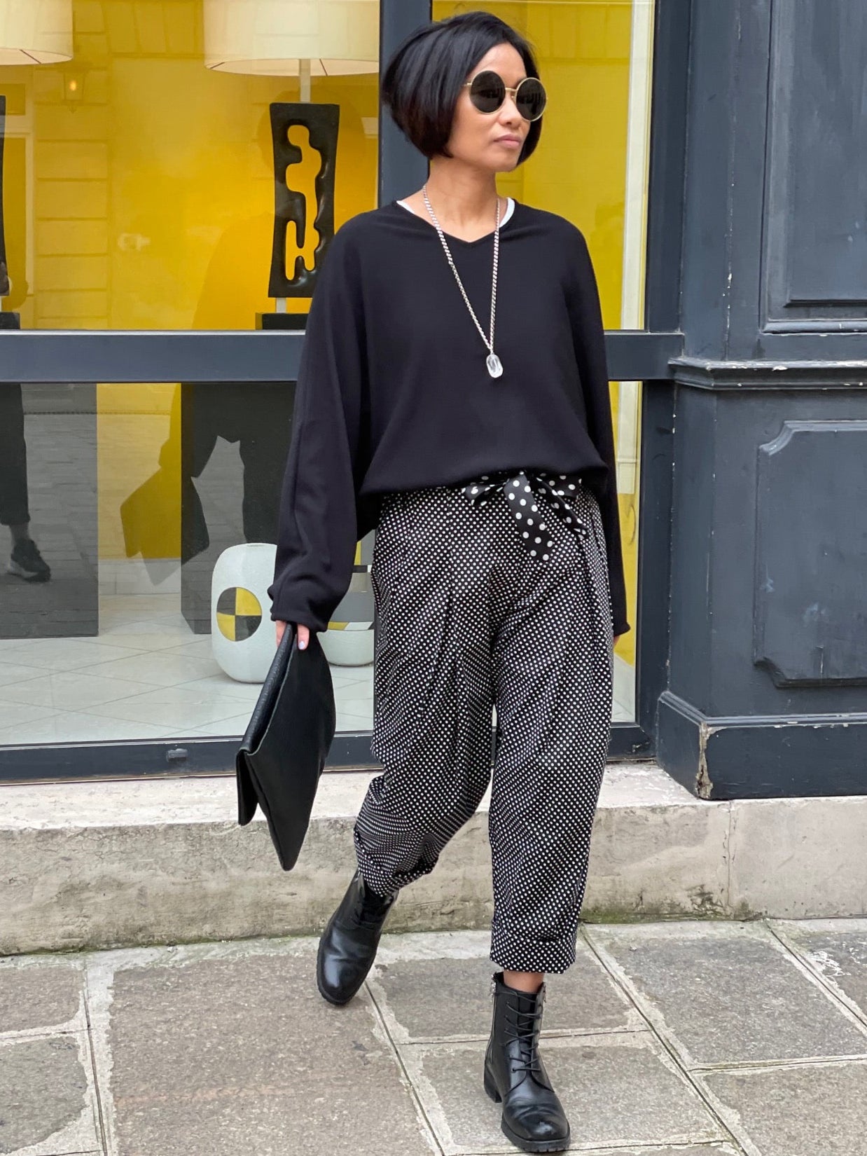Pantalon cigarette à pince imprimé pois