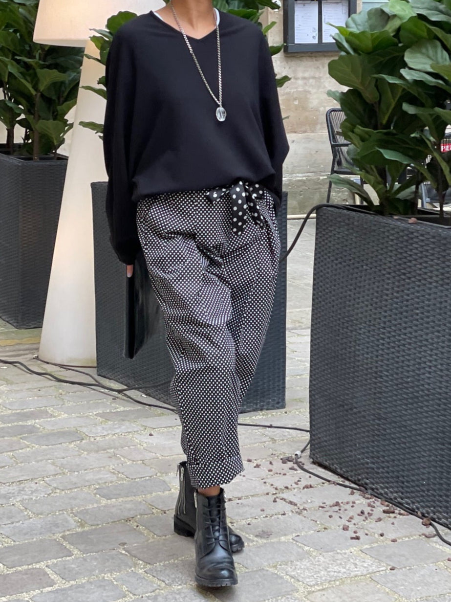 Pantalon cigarette à pince imprimé pois