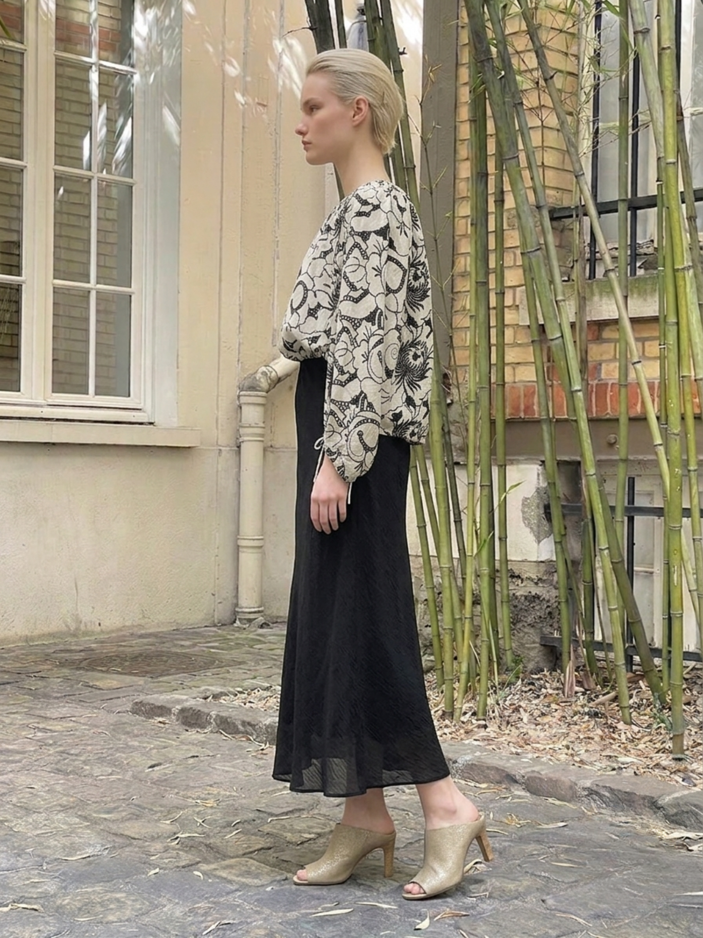 Blouse 100 % coton à broderies florales ajourées