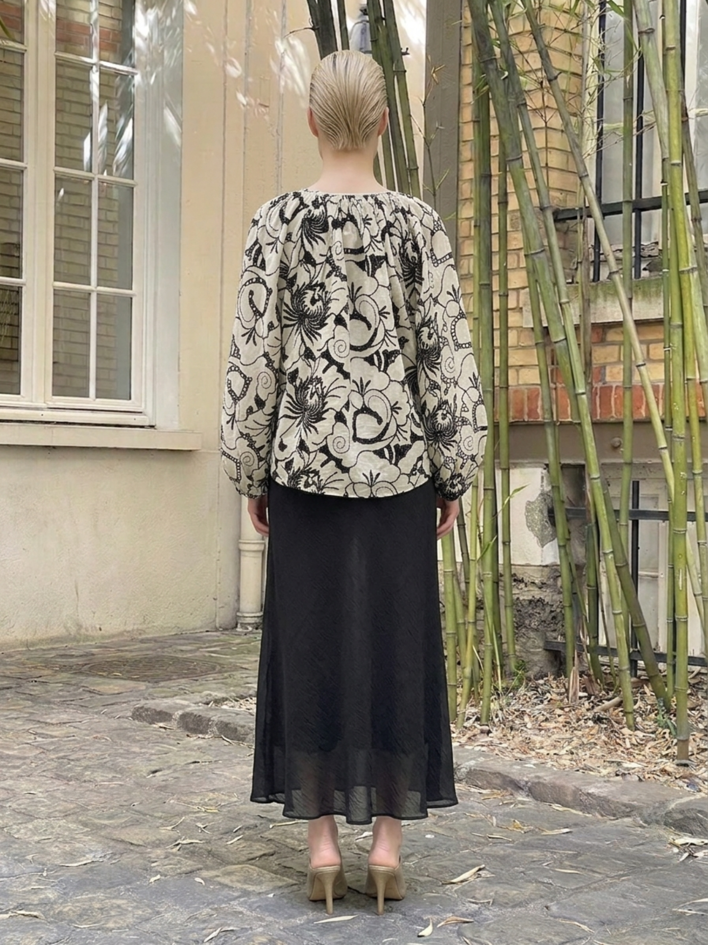 Blouse 100 % coton à broderies florales ajourées