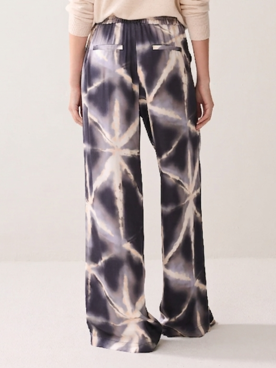 Shiny long trousers