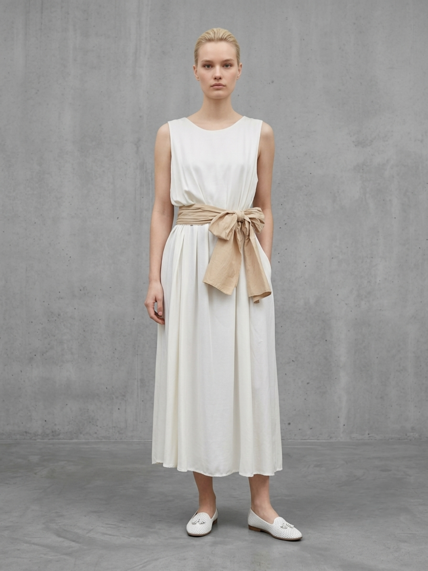 Robe longue évasée à brides larges - Crème