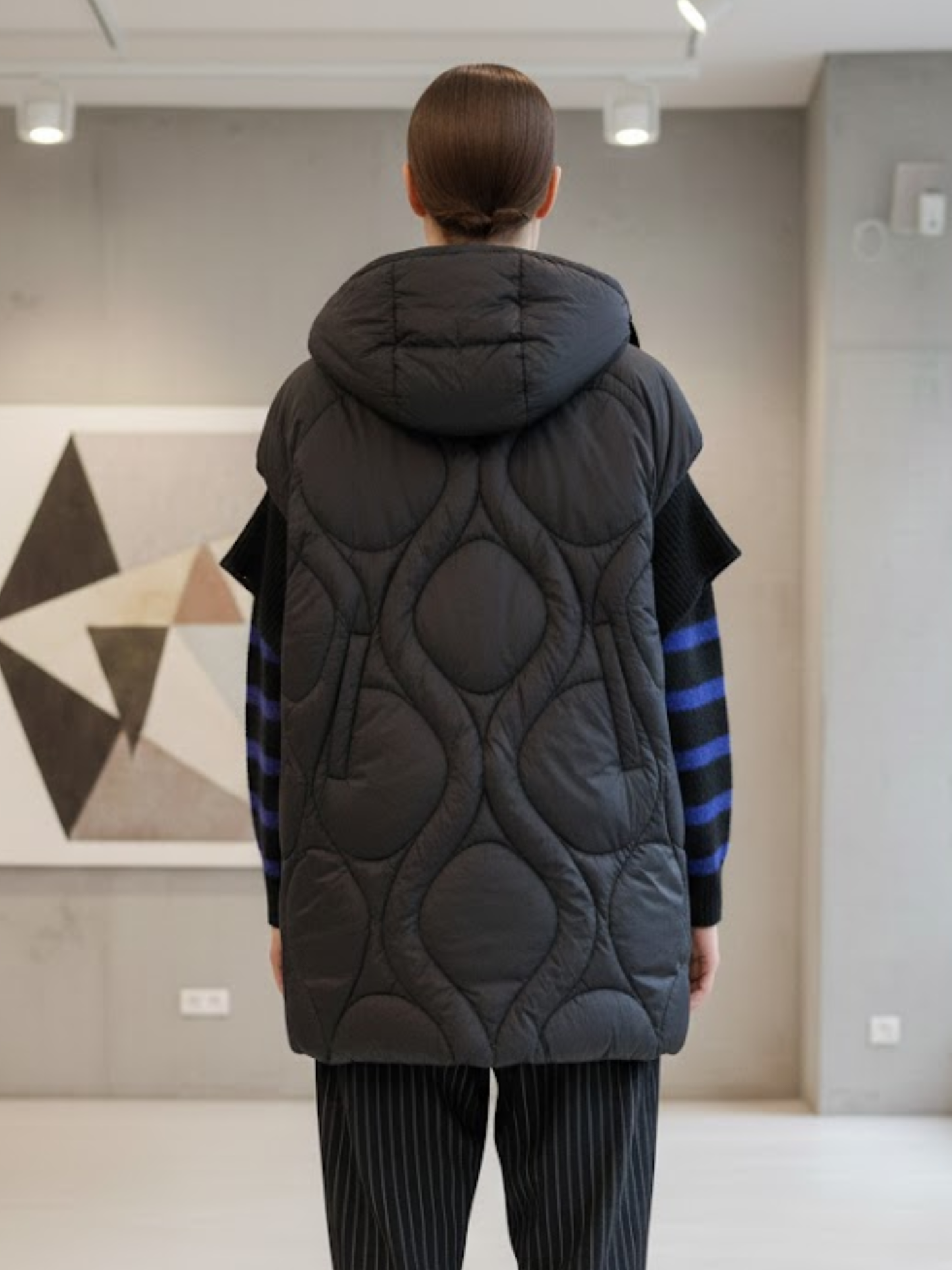 Sleeveless puffer jacket
