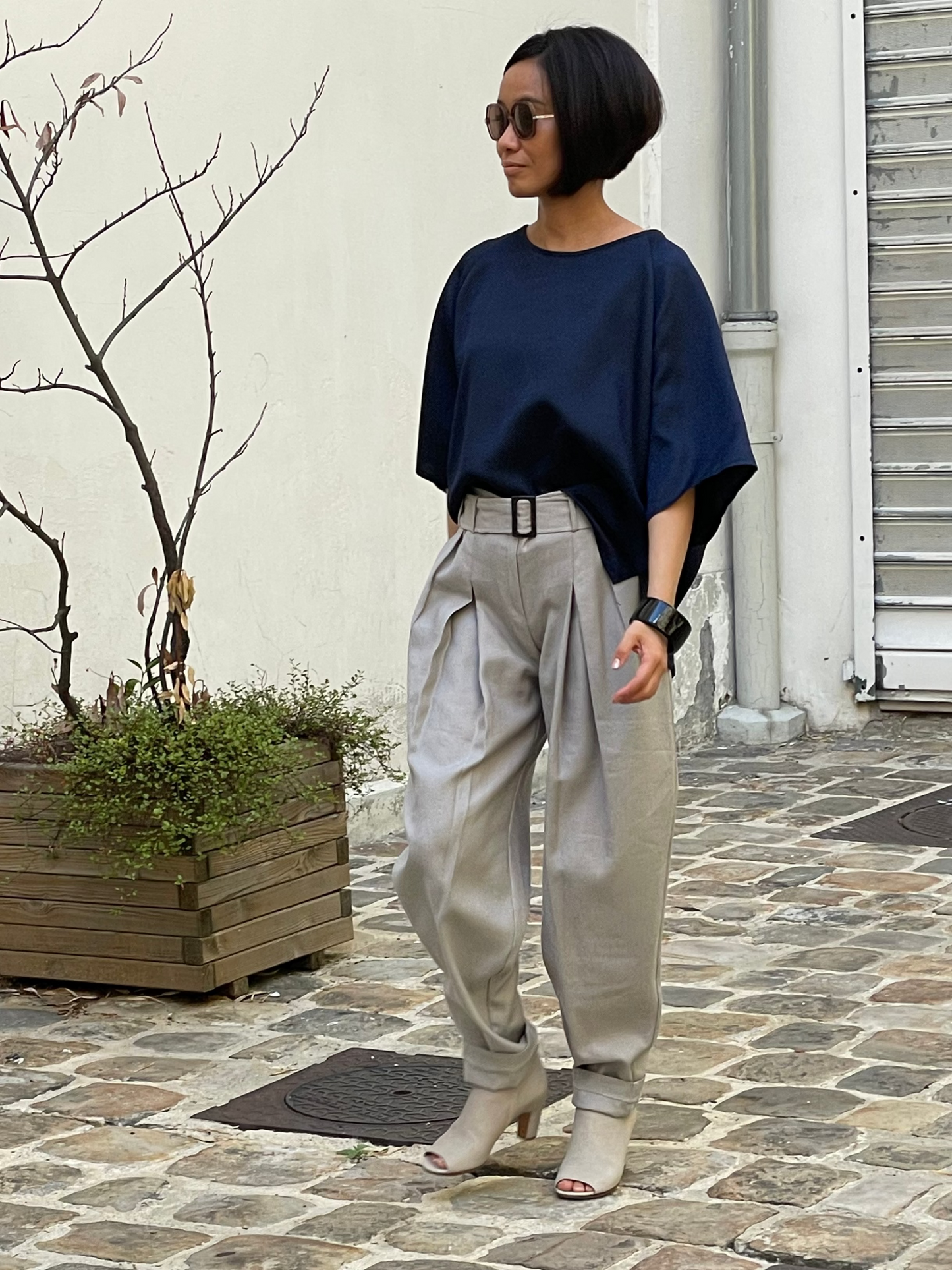 Haut bleu saphir ample
