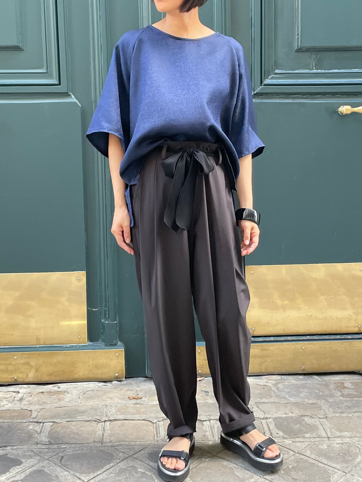 Haut bleu saphir ample