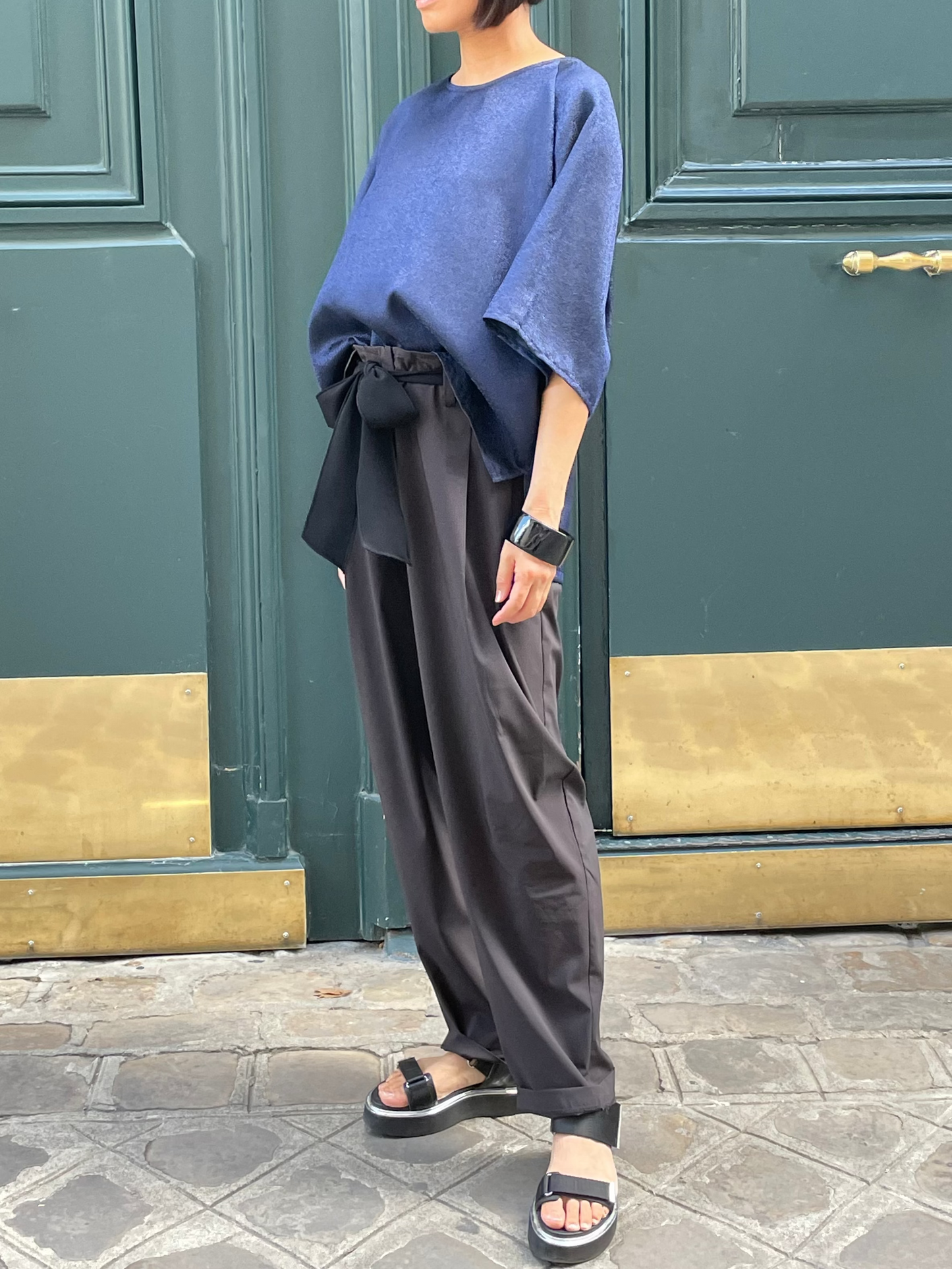 Haut bleu saphir ample