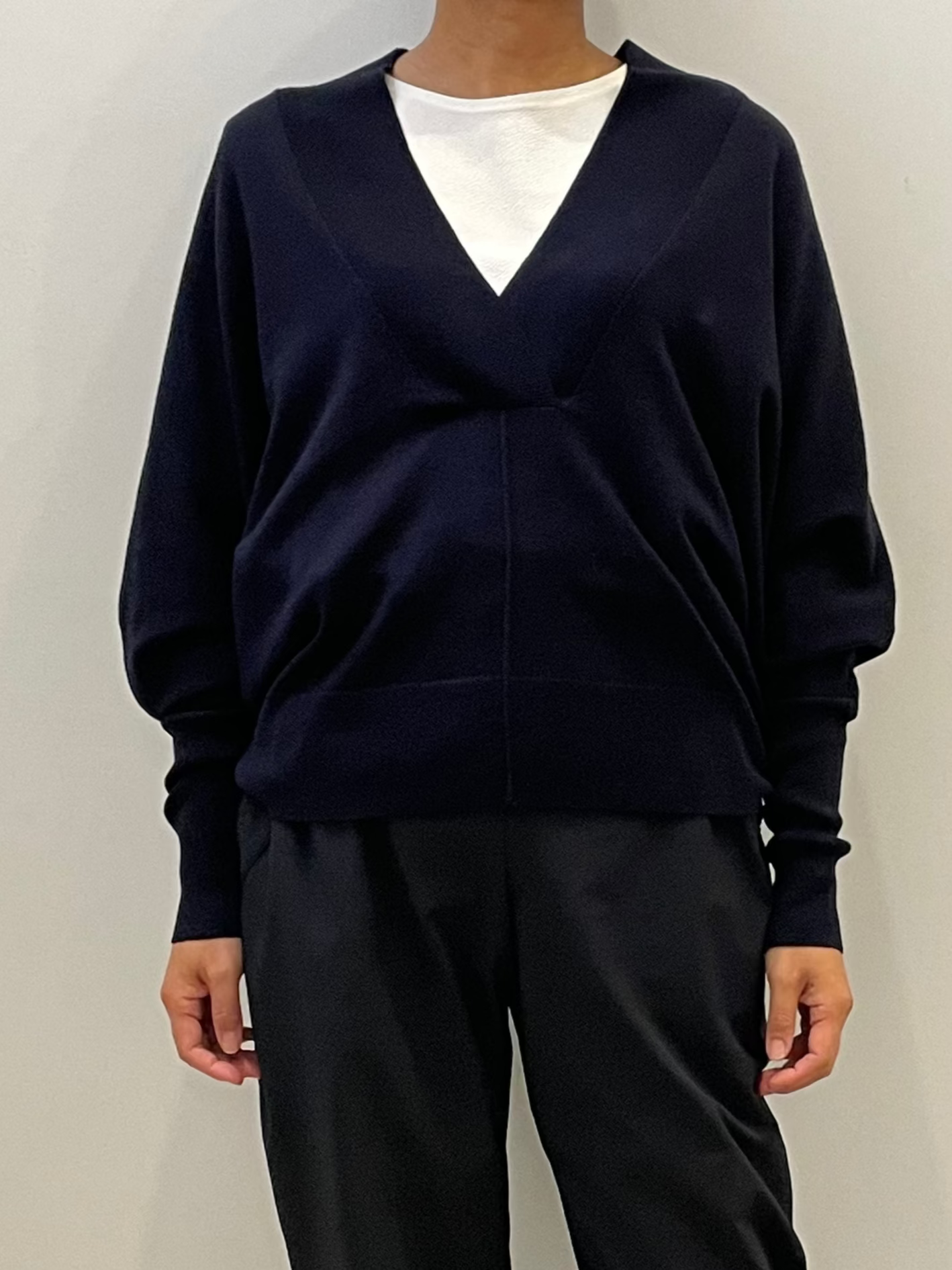 Pull bleu marine en laine mérinos et coton premium