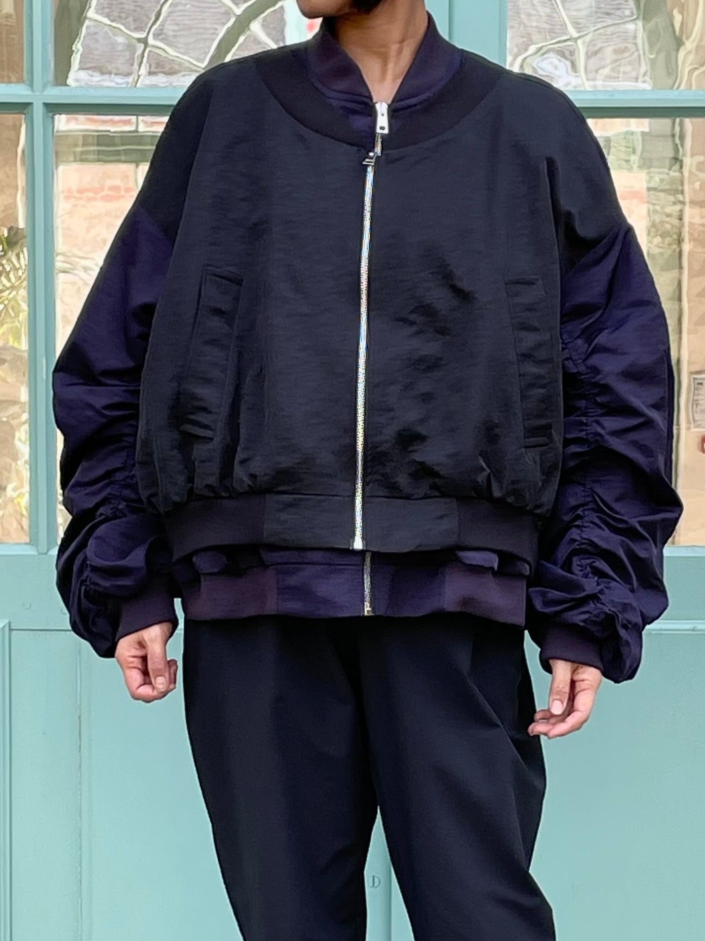 Bomber à manches froncées et zip devant