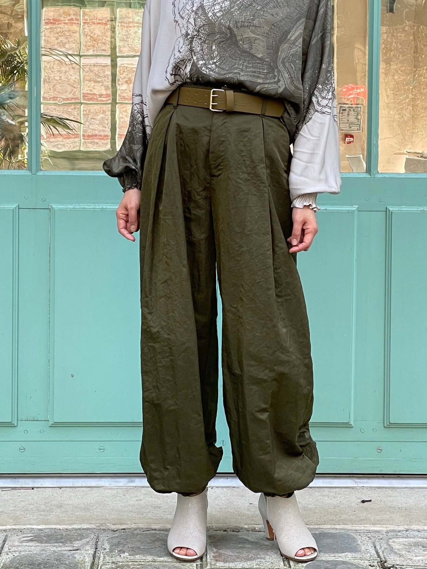 Pantalon jogging habillé taille haute avec ceinture et bas élastiqué