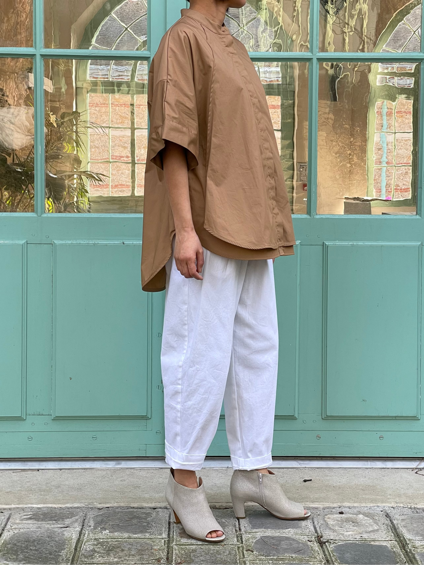Loose-fitting short-sleeved cotton shirt – Cognac