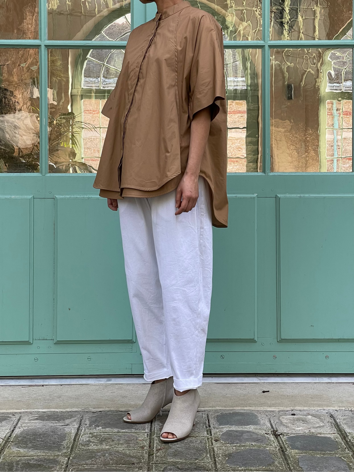 Loose-fitting short-sleeved cotton shirt – Cognac