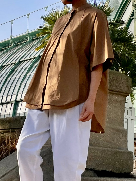 Loose-fitting short-sleeved cotton shirt – Cognac