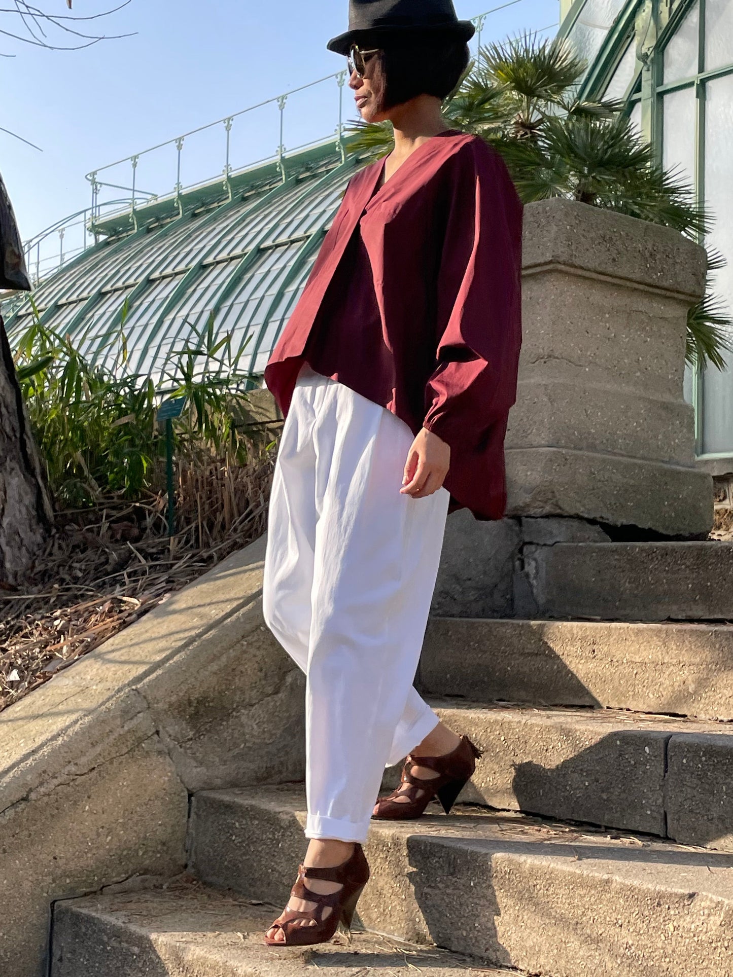 Lightweight stretch cotton white denim-effect trousers – modern and comfortable fit