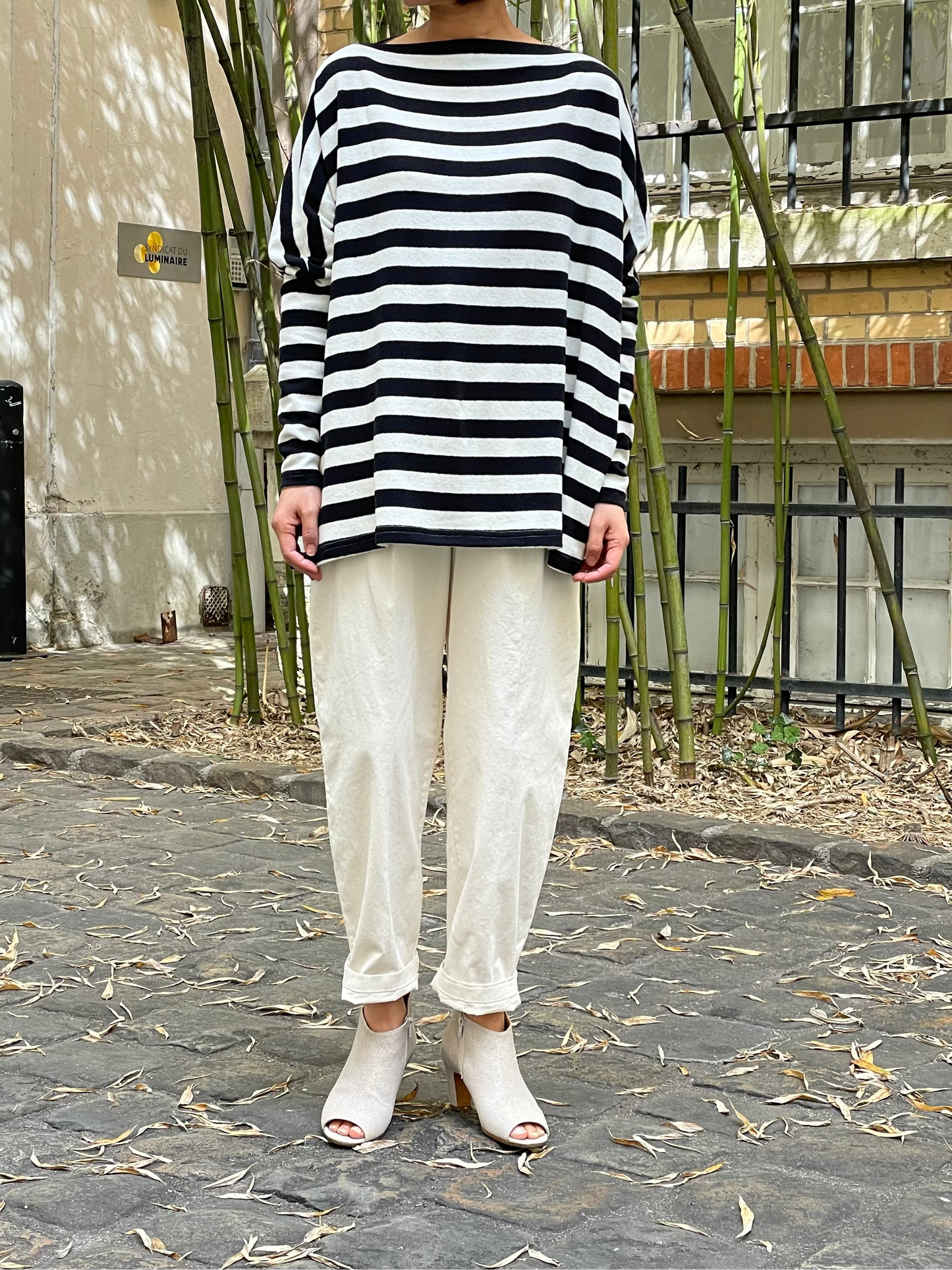 Pull ample à rayures noires et blanches